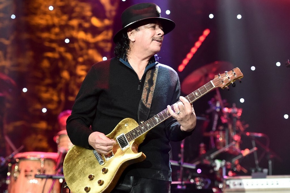 Carlos Santana collapsed onstage during a concert in Michigan on Tuesday night.