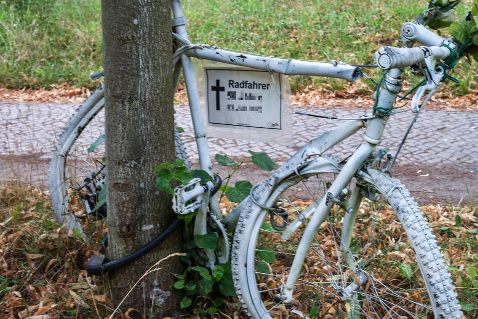 Von Transporter erfasst: Radler stirbt nach Unfall im Krankenhaus