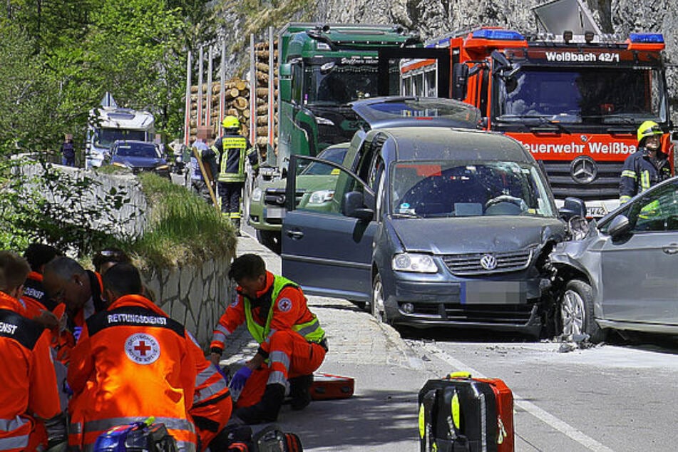 Unfall auf der Deutschen Alpenstraße: Drei Verletzte bei Frontalcrash