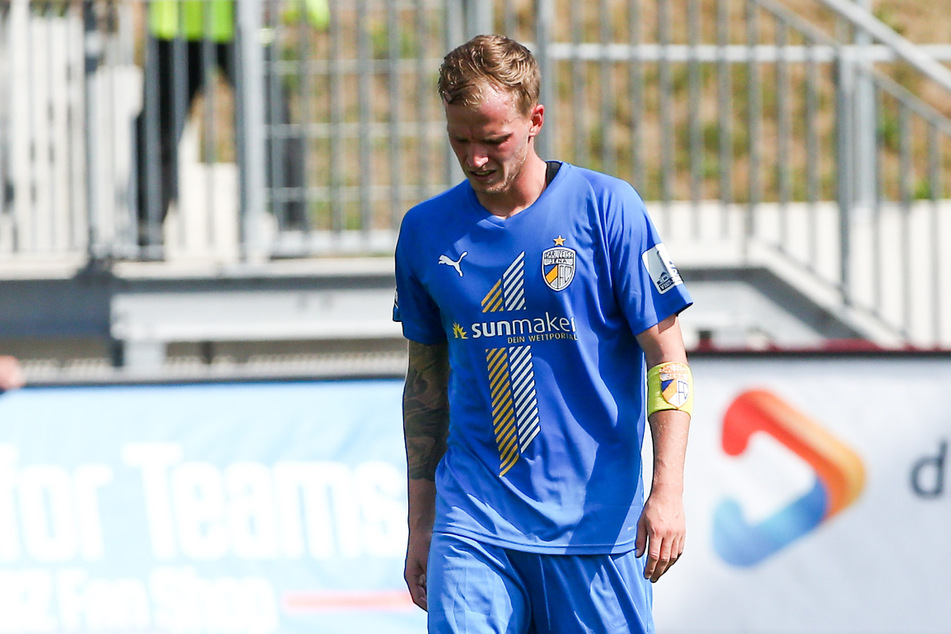 Die Enttäuschung ist groß: Kapitän René Eckardt muss den FC Carl Zeiss nach 23 Jahren im Sommer verlassen.