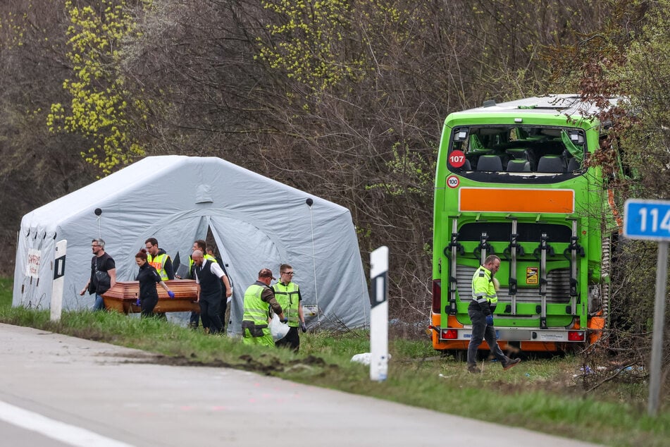 Flixbus-Unfall mit 4 Toten und 46 Verletzten: Prozess gegen Fahrer beginnt