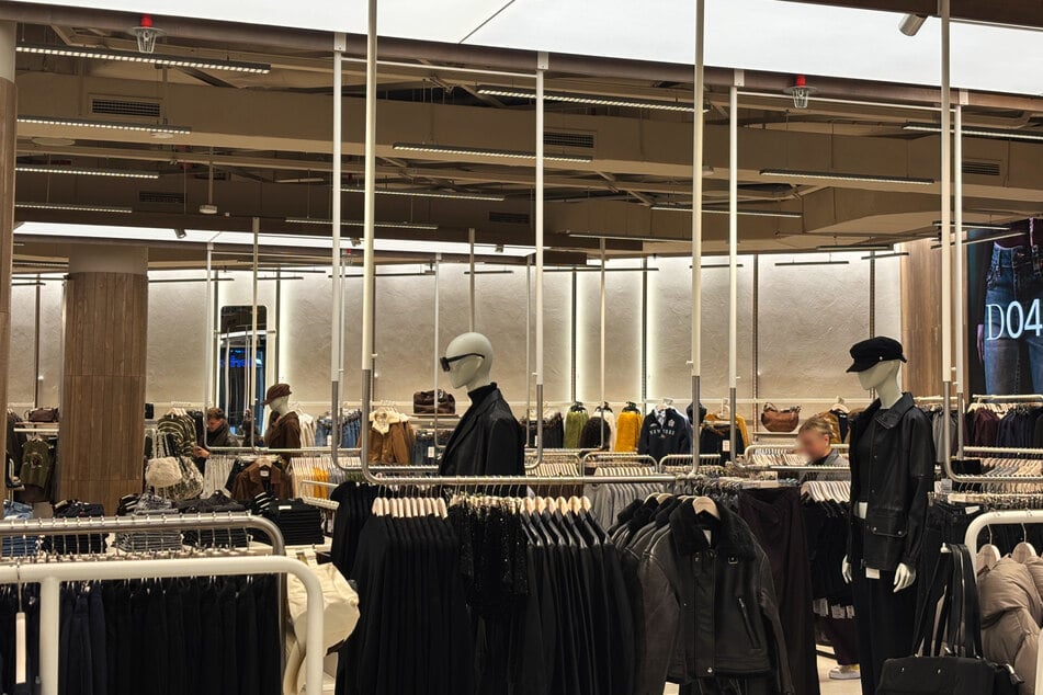 Mit "Stradivarius" eröffnete neben "REWE" im Untergeschoss das zweite Geschäft im Leipziger NEO-Kaufhaus.
