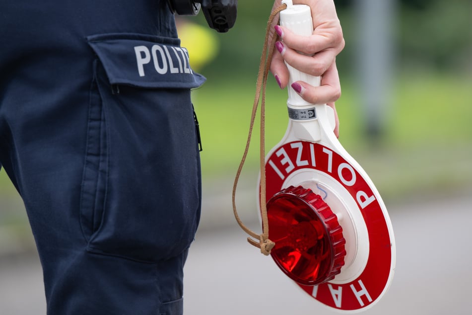 Nach einer Musikveranstaltung im Harz kontrollierte die Polizei die Fahrtüchtigkeit der Autofahrer. (Symbolbild)