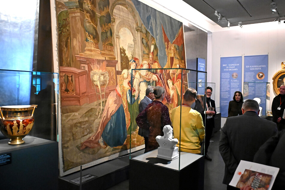 Blick in die Ausstellung während des Pressetermins zur Eröffnung.
