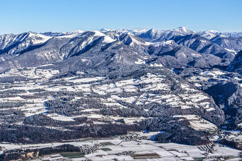 Im Hochgebirge ist der Winter längst da. Dort herrschen ideale Ski-Bedingungen, nicht so im Flachland, wo es die nächsten Tage mild bleibt. (Archivfoto)