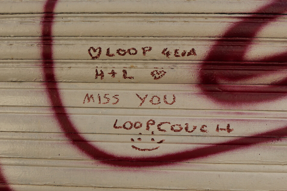 Das "Loophole" wird schon jetzt vermisst, wie eine auf den heruntergelassenen Rollläden verewigte Botschaft zeigt.