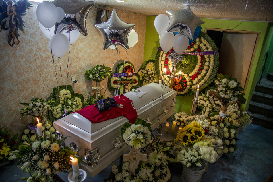 Beerdigung für ein 14-jähriges Kind im November 2020. Die Leiche des Jungen war zuvor in einem Koffer in Mexiko-Stadt gefunden worden. (Archivbild)