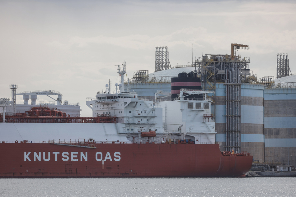 Eigentlich war geplant, dass Hamburg ein großes LNG-Terminalschiff wie im spanischen Sagunto bekommt.