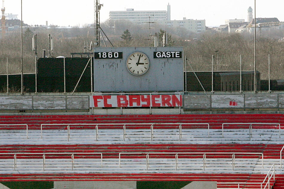 Zwischen den Fans des FC Bayern und des TSV 1860 herrscht seit jeher eine Rivalität. Im Jahr 2019 beschmierten Bayern-Anhänger Sitzreihen im Grünwalder Stadion, dem Stammsitz der Sechzger.