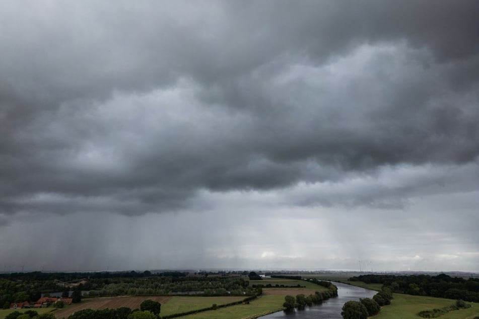 Das Wochenende wird ungemütlich: Regen und Gewitter in NRW