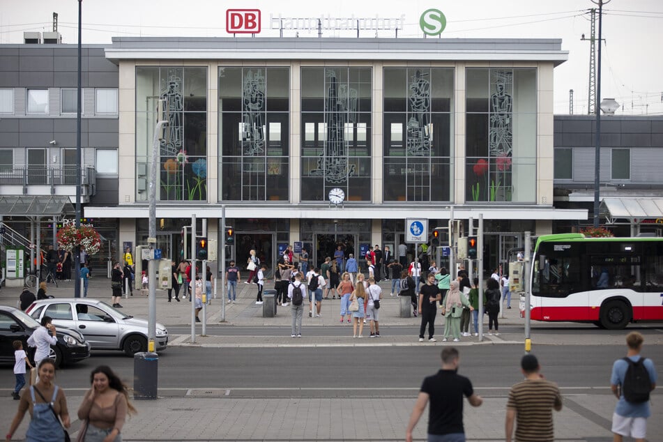 Der Hauptbahnhof in Dortmund ist derzeit zu großen Teilen gesperrt. (Archivbild)