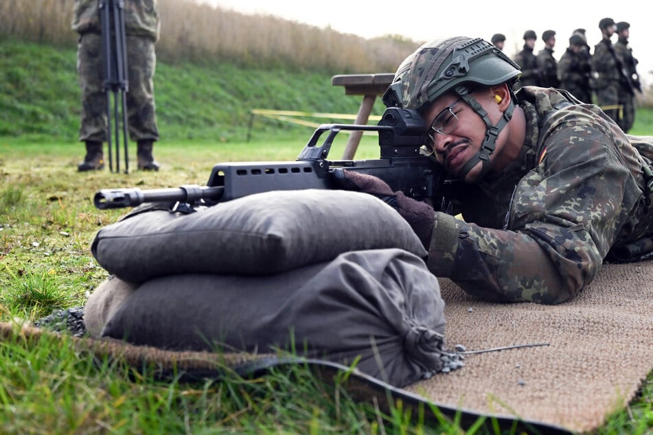 Brief von der Bundeswehr: Tausende junge Sachsen bekommen Post
