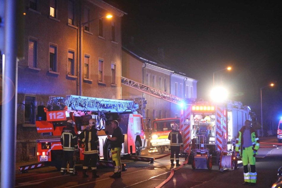 An der Tauchaer Straße im Leipziger Ortsteil Thekla ist es in der Nacht zu Montag zu einem Brand gekommen.
