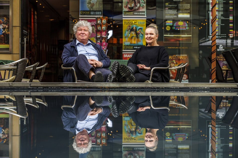 Cornelia Drese (69) und Roland Florstedt (72) genießen ihre Arbeit im Theater.
