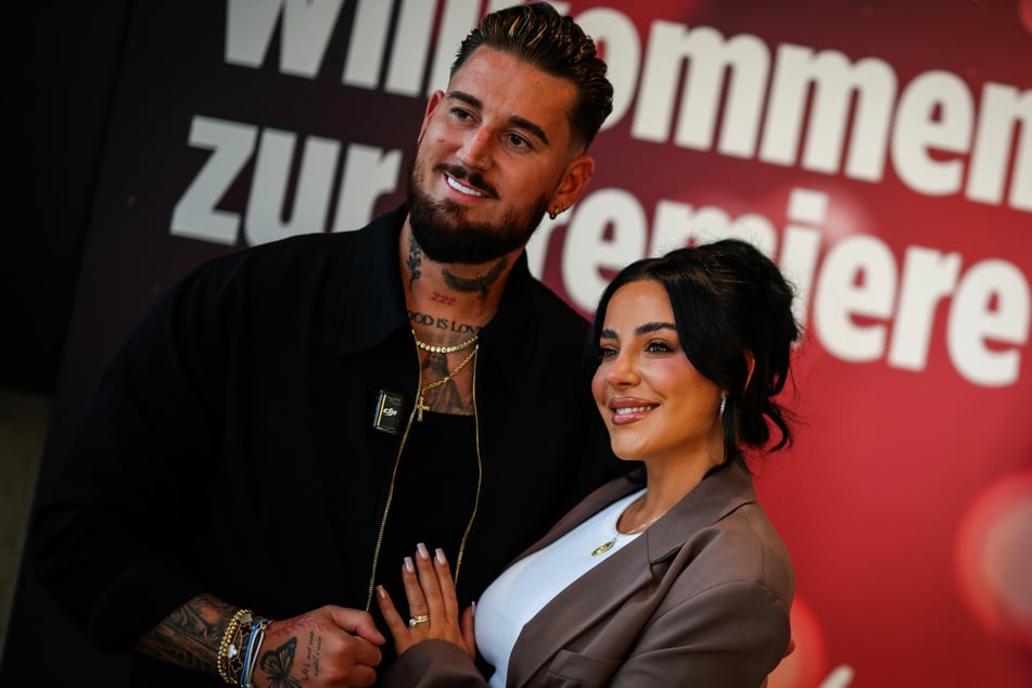 Im Dschungelcamp 2024 lernte Leyla ihren späteren Ehemann Mike (34) kennen. Die Hochzeit der beiden wurde live übertragen.