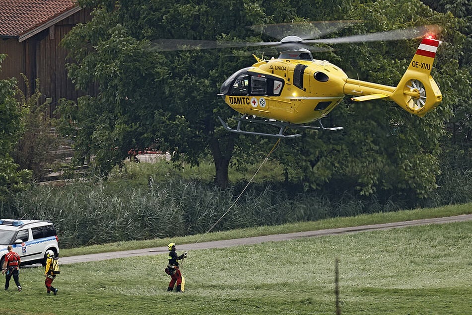 Der Hubschrauber musste die zurückgelassene Notärztin und die Ausrüstung noch vom Berg holen.