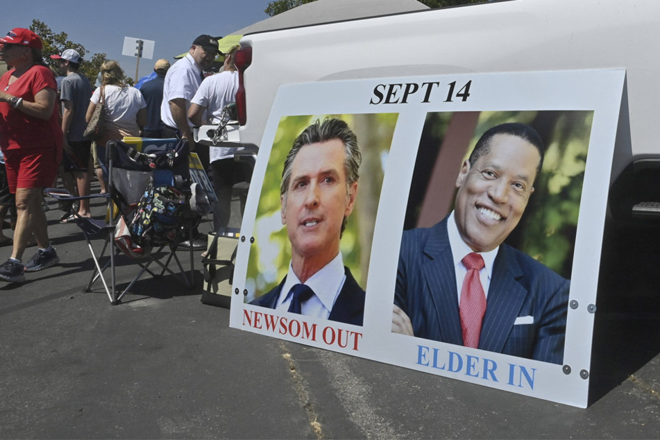 Supporters of GOP recall candidate Larry Elder held a rally in Thousand Oaks, California on Monday.