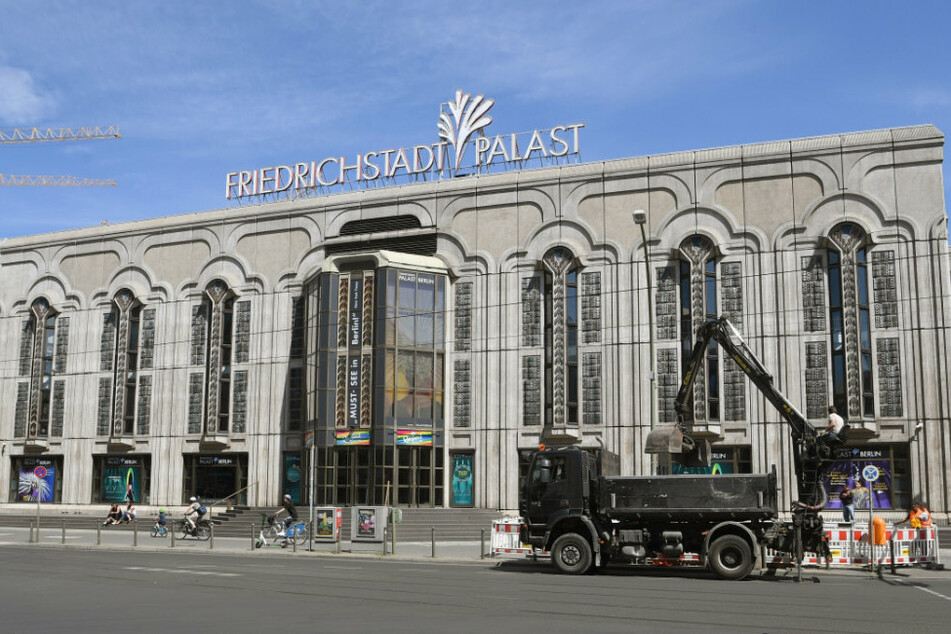 Blick auf den Friedrichstadt-Palast.