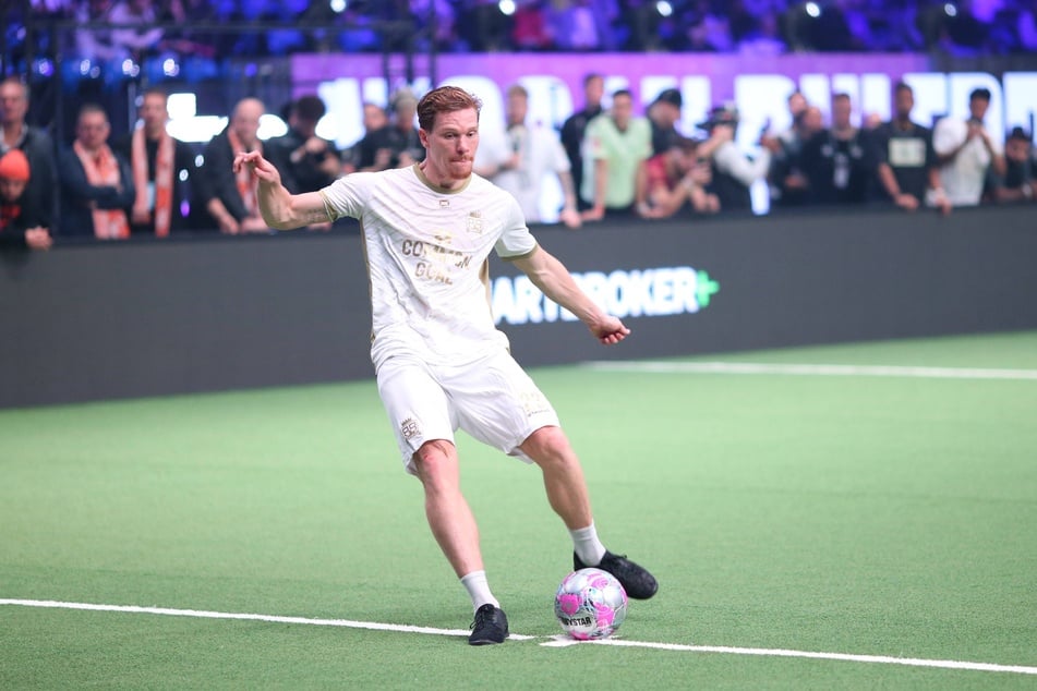 Marcel Halstenberg (34) war beim 10:6 seines Teams B2B United der überragende Mann, erzielte sechs Treffer und legte einen weiteren auf.