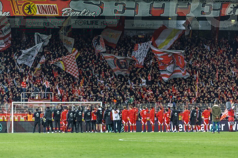 Im Stadion An der Alten Försterei spüren die FCU-Profis absolute Rückendeckung der Fans.