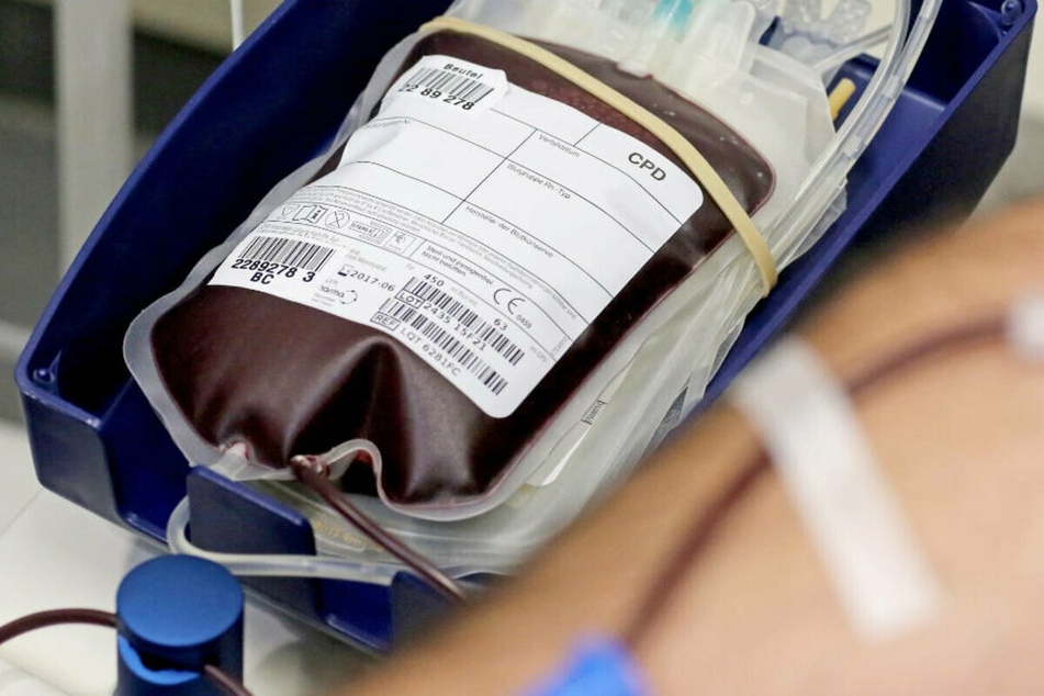 Der Tagesbedarf der Kliniken an Blutspenden ist wieder gestiegen (Symbolbild).