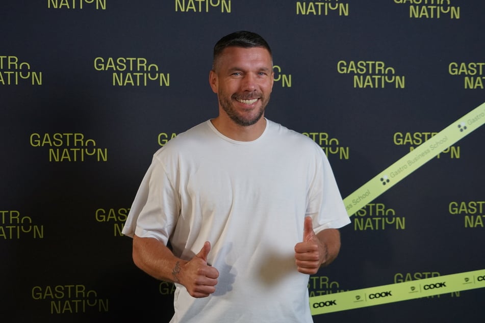 Fußball-Weltmeister Lukas Podolski (41) ist nicht mehr nur Besitzer der Dönerkette "Mangal x LP10", sondern auch Mehrheitseigentümer des polnischen Erstligisten Górnik Zabrze.