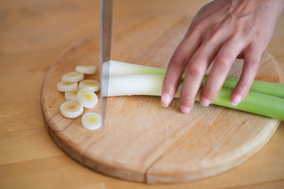 Wenn man Lauch einfrieren möchte, ist eine gute Vorbereitung das Wichtigste.