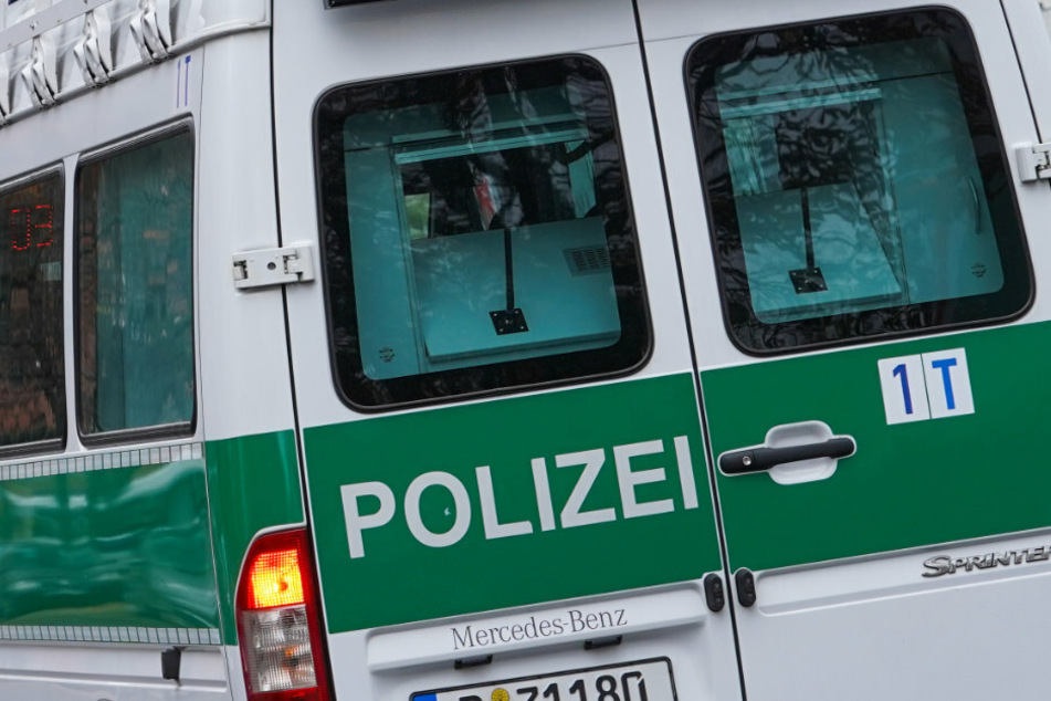 Die Polizei nahm den 42-Jährigen fest. (Symbolbild)