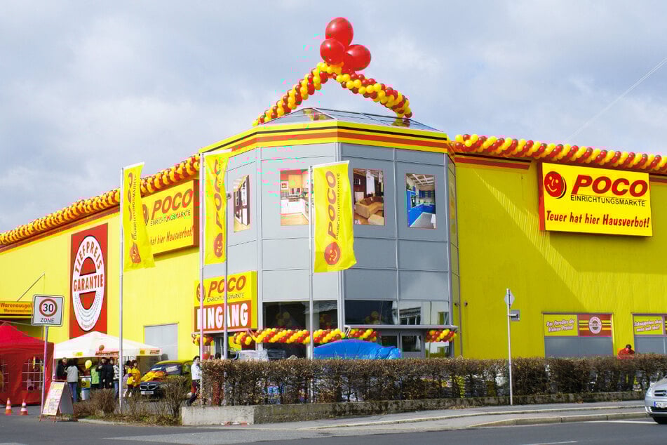 Das ist der POCO Einrichtungsmarkt in der Dr.-Martin-Luther-Straße 37 in Weiden.