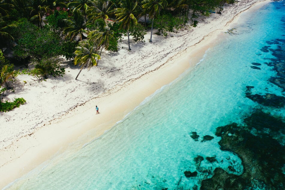 Wer von den Cook-Inseln an Weihnachten träumt, sollte sich die Regen- und Zyklonzeit in diesem Teil des Jahres vor Augen halten. (Symbolbild)