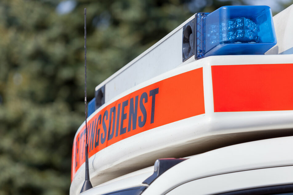 Sekundenschlaf! Frau ohne Führerschein bei Unfall im Erzgebirge schwer verletzt
