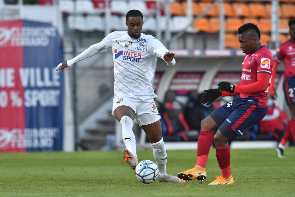 Adama Diakhaby (26, l.) spielte zuletzt für den französischen Zweitligisten Amiens SC.