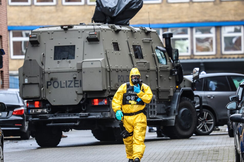 Am Mittwoch kam es zu einem Großeinsatz der Polizei in Hattingen. Unter anderem war ein spezieller Panzerwagen vor Ort.