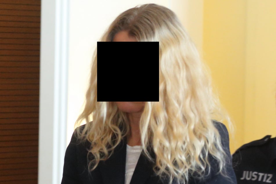 Ramona B. (53) würdigte ihre ehemalig beste Freundin im Landgericht keines Blickes.