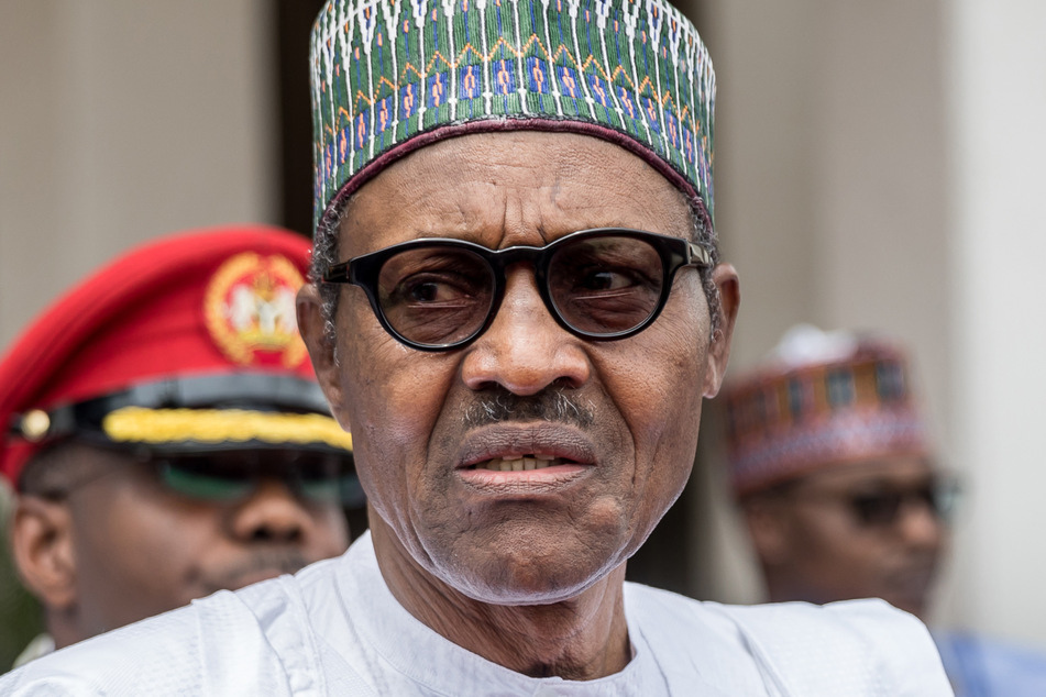 Nigerias Präsident Muhammadu Buhari ordnete die Entsendung von Militär- und Polizeieinheiten an.