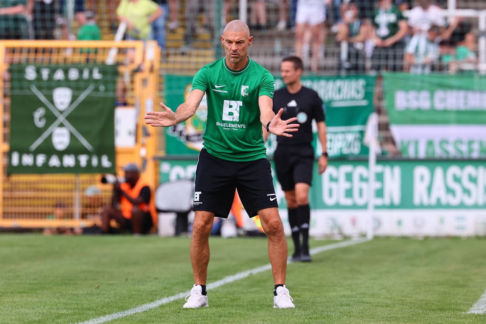 Auf Alexander Schmidt (57) und die BSG Chemie Leipzig kommt noch viel Arbeit zu.