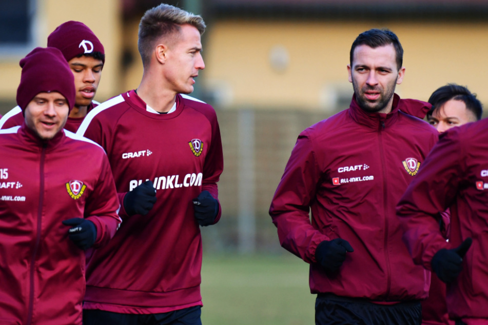 Ondrej Petrak (Dritter von links.) und Josef Husbauer (rechts-daneben) trainierten die letzten drei Wochen mit einem Privattrainer in der Nähe von Prag.