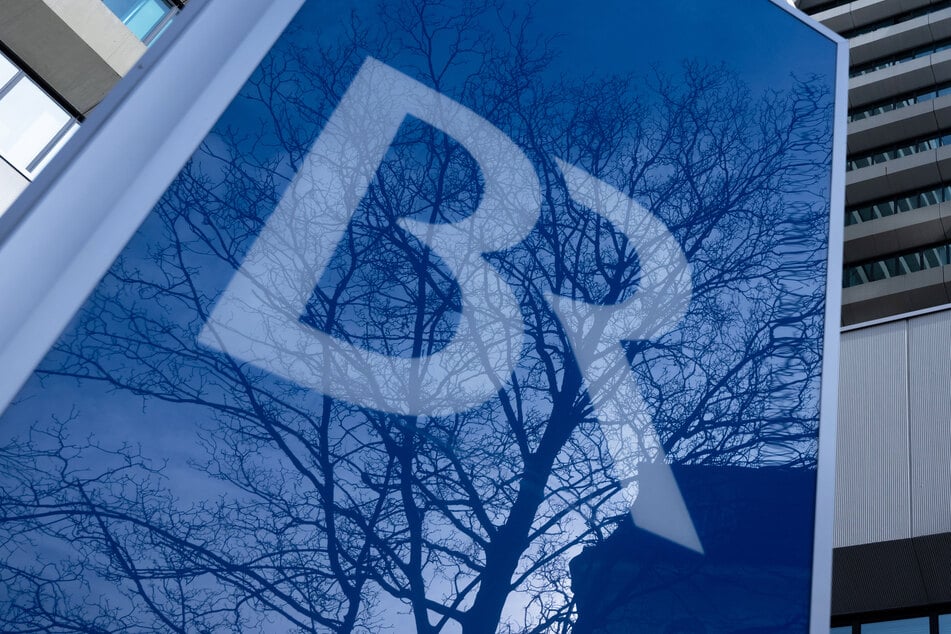 Der Bayerische Rundfunk hat sich nach Äußerungen der Journalistin Anja Kohl zu Angriffen auf Journalisten in der BR-Sendung "Sonntags-Stammtisch" zu Wort gemeldet.