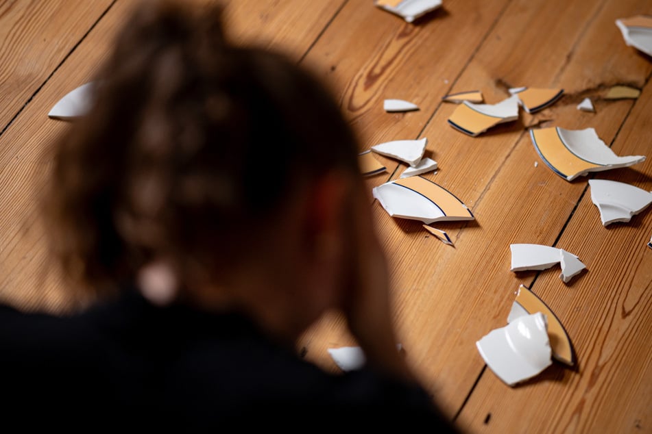 Horror-Wochenende: Mann terrorisiert Frau mit vier Kindern und landet im Gefängnis!