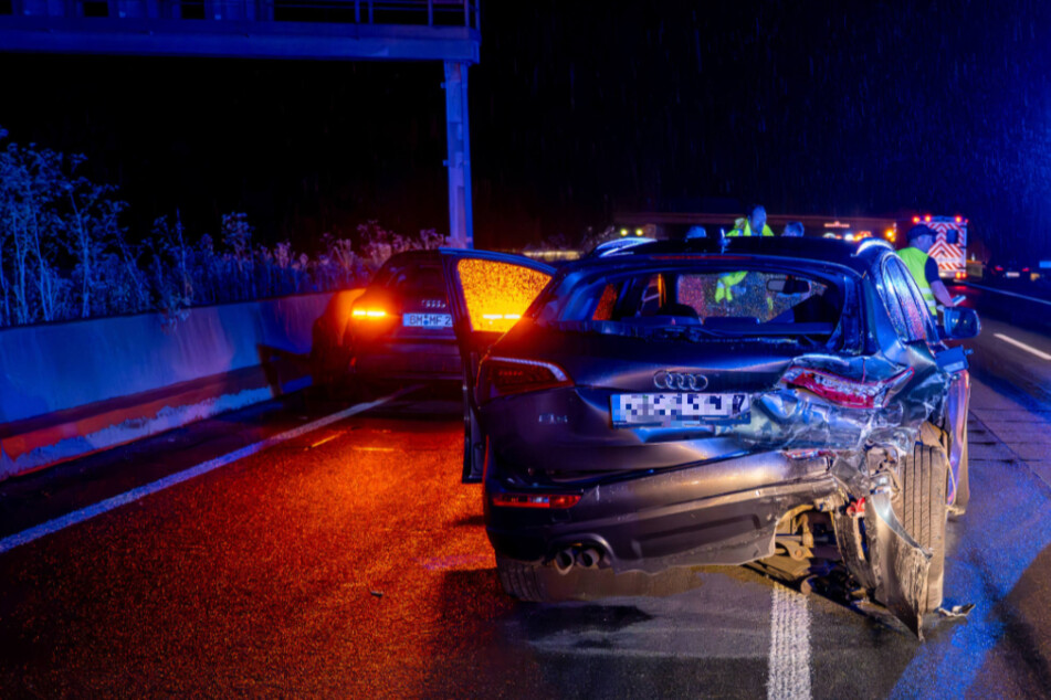 Der Audi wurde vom herumschleudernden Auto des 39-Jährigen stark beschädigt.