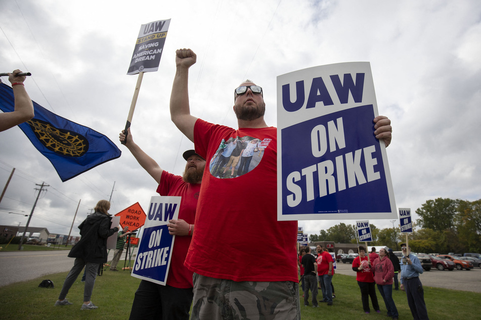 GM workers have voted to ratify a new labor contract, which is the result of an unprecedented strike organized by the UAW.