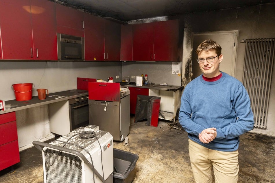 Pfarrer Friedrich Porsch (40) bemerkte die Rauchentwicklung noch rechtzeitig.