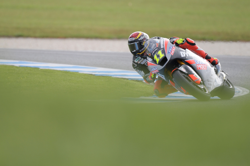 Sandro Cortese aus Deutschland vom Team Dynavolt Intact GP fährt auf der Strecke.