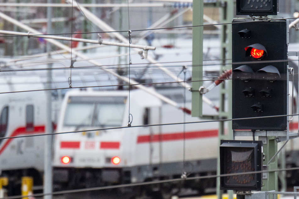 Die Deutsche Bahn will den Streik abwenden, ...