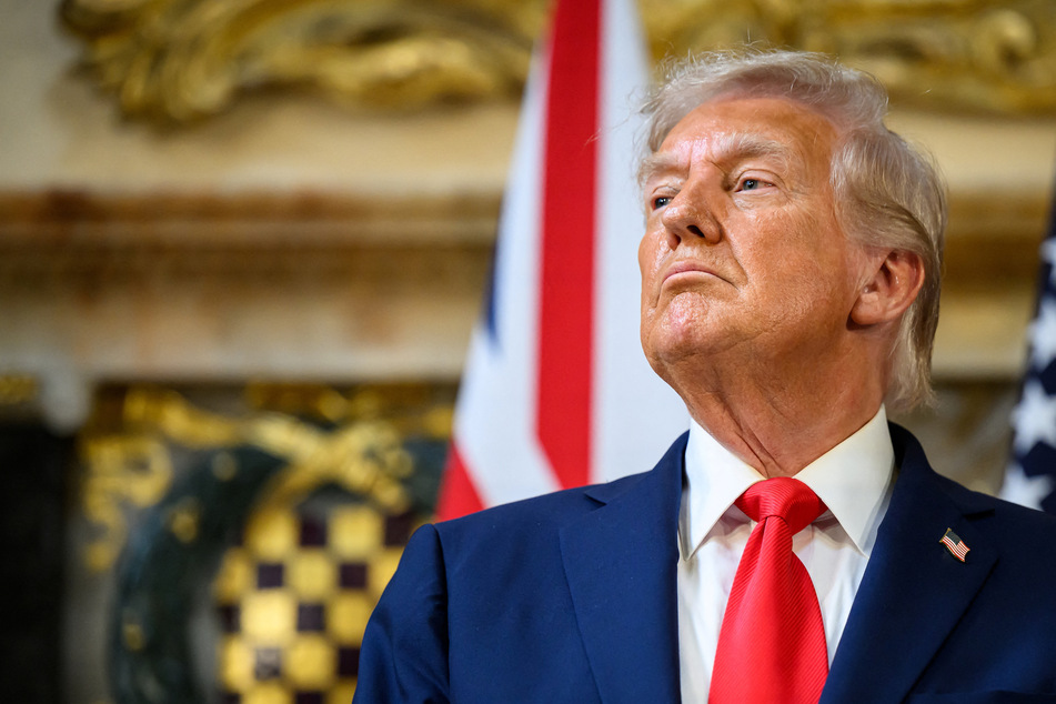 Trump threatens to take networks that give him "bad press" off-air as FCC head warns of more to come