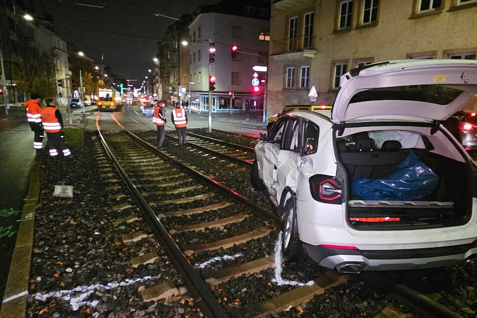 Der BMW war nicht mehr fahrbereit. Der Streckenabschnitt konnte wieder freigegeben werden.
