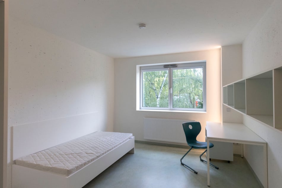 So sieht eines der sanierten Zimmer von innen aus.