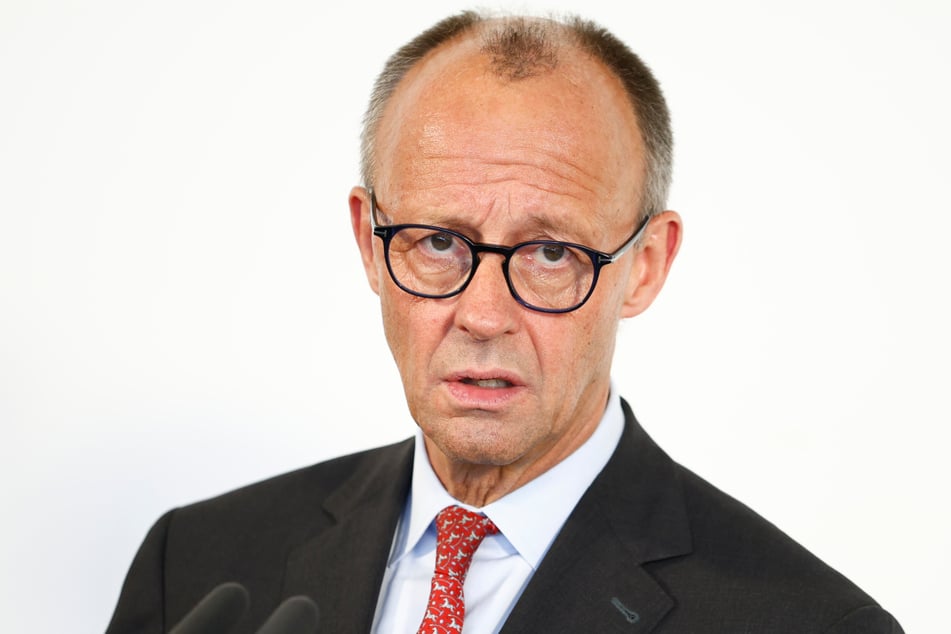 Bundeskanzler Friedrich Merz (69, CDU) nimmt an der Schalte teil.