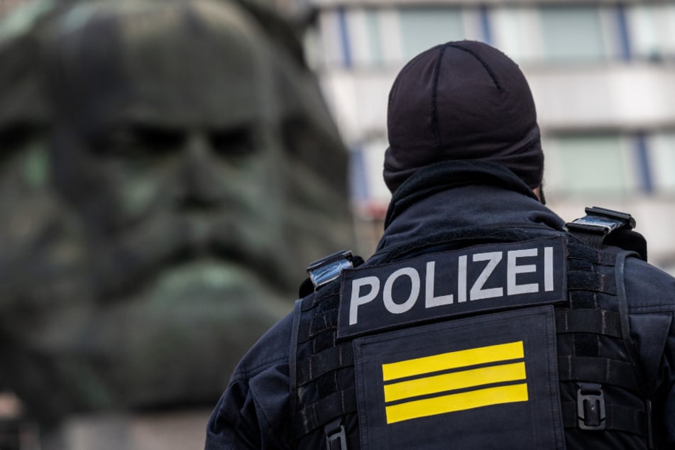 Die Polizei ist zur heutigen KuHa-Eröffnung mit 1000 Einsatzkräften im Einsatz.