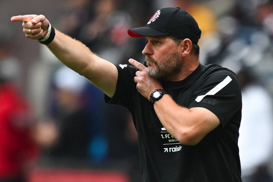 Steffen Baumgart (53) hat beim Testspiel gegen Luckenwalde eine solide Vorstellung seiner Mannschaft gesehen.